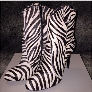 Giancarlo Paoli zebra print ankle boots  size 40